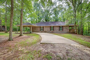 Peaceful Lucedale Hideaway on Private Acerage!