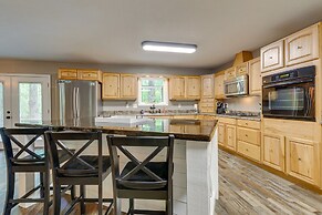 Peaceful Lucedale Hideaway on Private Acerage!