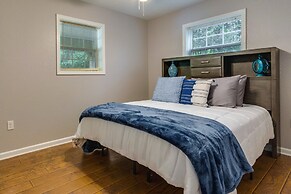 Searcy Vacation Rental w/ Deck & Water Views!