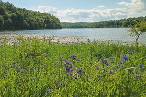 Searcy Vacation Rental w/ Deck & Water Views!