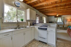 Cozy Beachfront Cottage on Lake Ontario!