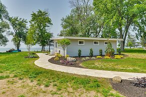 Cozy Beachfront Cottage on Lake Ontario!