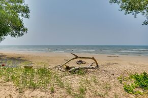 Cozy Beachfront Cottage on Lake Ontario!