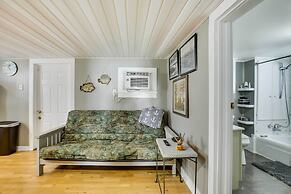 Golden Meadow Getaway: Patio, Grill, and Kayaks!