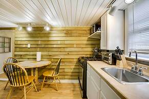 Golden Meadow Getaway: Patio, Grill, and Kayaks!