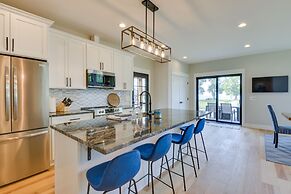 Spacious Lake Ontario Getaway: Steps to Beach!