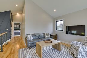 Spacious Lake Ontario Getaway: Steps to Beach!