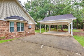 Dog-friendly Alabama Retreat w/ Patio & Fire Pit!