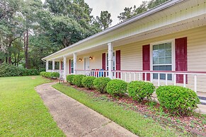 Dog-friendly Alabama Retreat w/ Patio & Fire Pit!