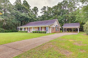 Dog-friendly Alabama Retreat w/ Patio & Fire Pit!