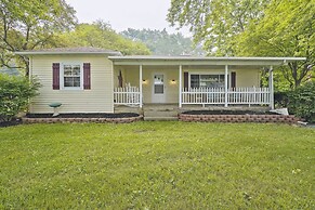 Utica Vacation Home ~ 12 Mi to Denison University!