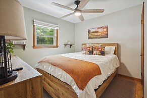 Utica Vacation Home ~ 12 Mi to Denison University!