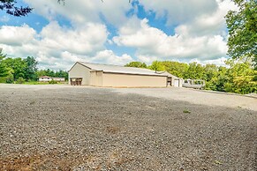 Murphysboro Retreat w/ Deck Near Kinkaid Lake!