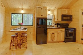 Mtn-view Middlebury Center Cabin: Deck & Grill!
