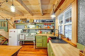 Creekside Cabin ~ 20 Mi to Kings Canyon Park!