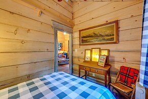 Creekside Cabin ~ 20 Mi to Kings Canyon Park!