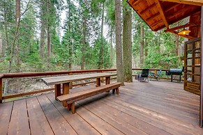 Creekside Cabin ~ 20 Mi to Kings Canyon Park!