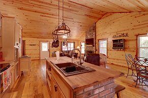 Romantic Mountain View Cabin Rental Near Downtown!