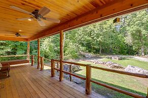Romantic Mountain View Cabin Rental Near Downtown!