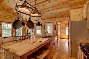Romantic Mountain View Cabin Rental Near Downtown!