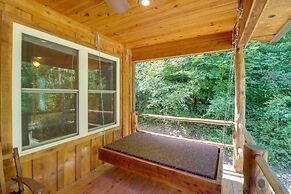 Romantic Mountain View Cabin Rental Near Downtown!