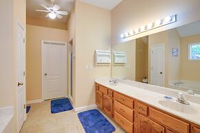 Olive Branch Getaway w/ Deck & Charcoal Grill!