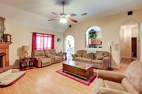 Olive Branch Getaway w/ Deck & Charcoal Grill!