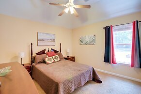 Olive Branch Getaway w/ Deck & Charcoal Grill!