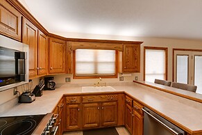 Gordonsville Retreat: Deck w/ Spectacular Views!