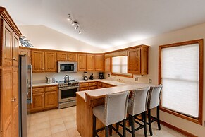 Gordonsville Retreat: Deck w/ Spectacular Views!