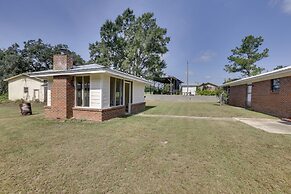 Pet-friendly Slocomb Vacation Rental w/ Sunroom!