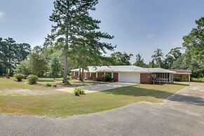 Pet-friendly Slocomb Vacation Rental w/ Sunroom!