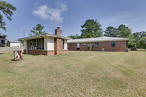 Pet-friendly Slocomb Vacation Rental w/ Sunroom!