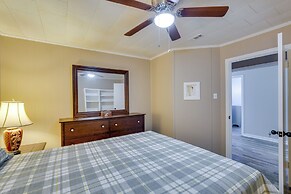 Family Overton Vacation Rental ~ 21 Mi to Tyler!