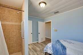 Family Overton Vacation Rental ~ 21 Mi to Tyler!