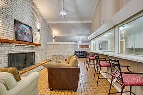 Family Overton Vacation Rental ~ 21 Mi to Tyler!