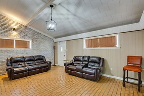 Family Overton Vacation Rental ~ 21 Mi to Tyler!