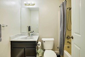 Spacious Hildale House w/ Large Deck!