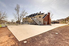 Spacious Hildale House w/ Large Deck!