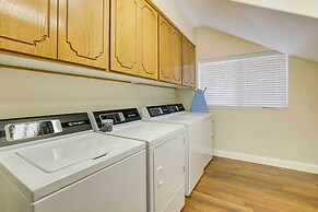 Spacious Hildale House w/ Large Deck!