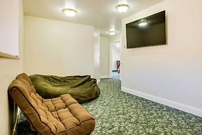 Spacious Hildale House w/ Large Deck!