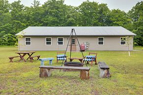 Toivola Home w/ Fire Pit: 8 Mi to Lake Superior!