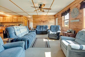 Toivola Home w/ Fire Pit: 8 Mi to Lake Superior!