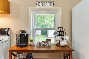 Peaceful Franklin Cottage ~ 1 Mi to Downtown!