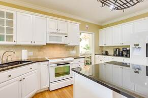 Sunny Coosa River Hideaway w/ Boat Dock & Slip!