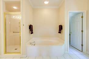 Sunny Coosa River Hideaway w/ Boat Dock & Slip!