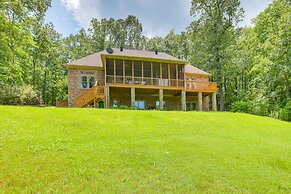 Sunny Coosa River Hideaway w/ Boat Dock & Slip!