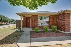 Fenced Yard & Playset: Elgin Family Getaway!