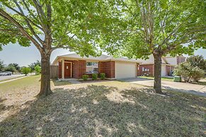 Fenced Yard & Playset: Elgin Family Getaway!