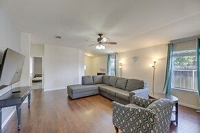 Fenced Yard & Playset: Elgin Family Getaway!